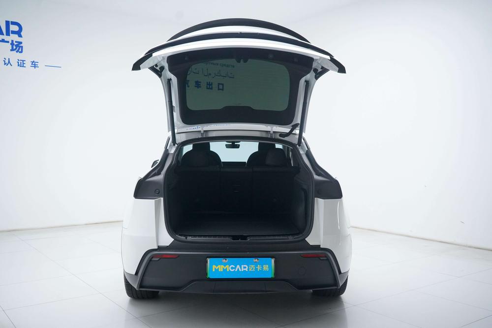 Tesla Model Y 2025 #9 Tesla Model Y 2025 immagine di auto #9