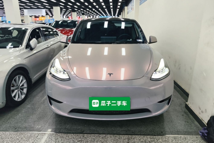 Tesla Model Y 2023 #3 Tesla Model Y 2023 car image #3