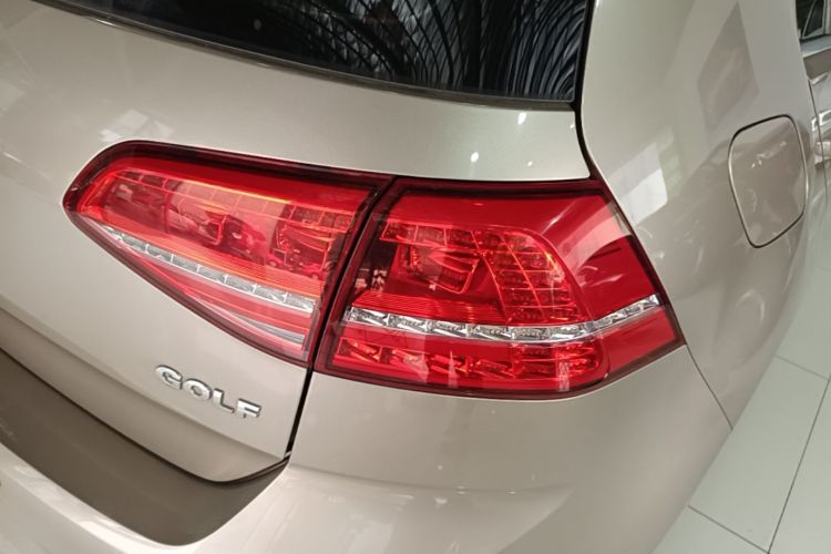 Volkswagen Golf 2016 car image #8