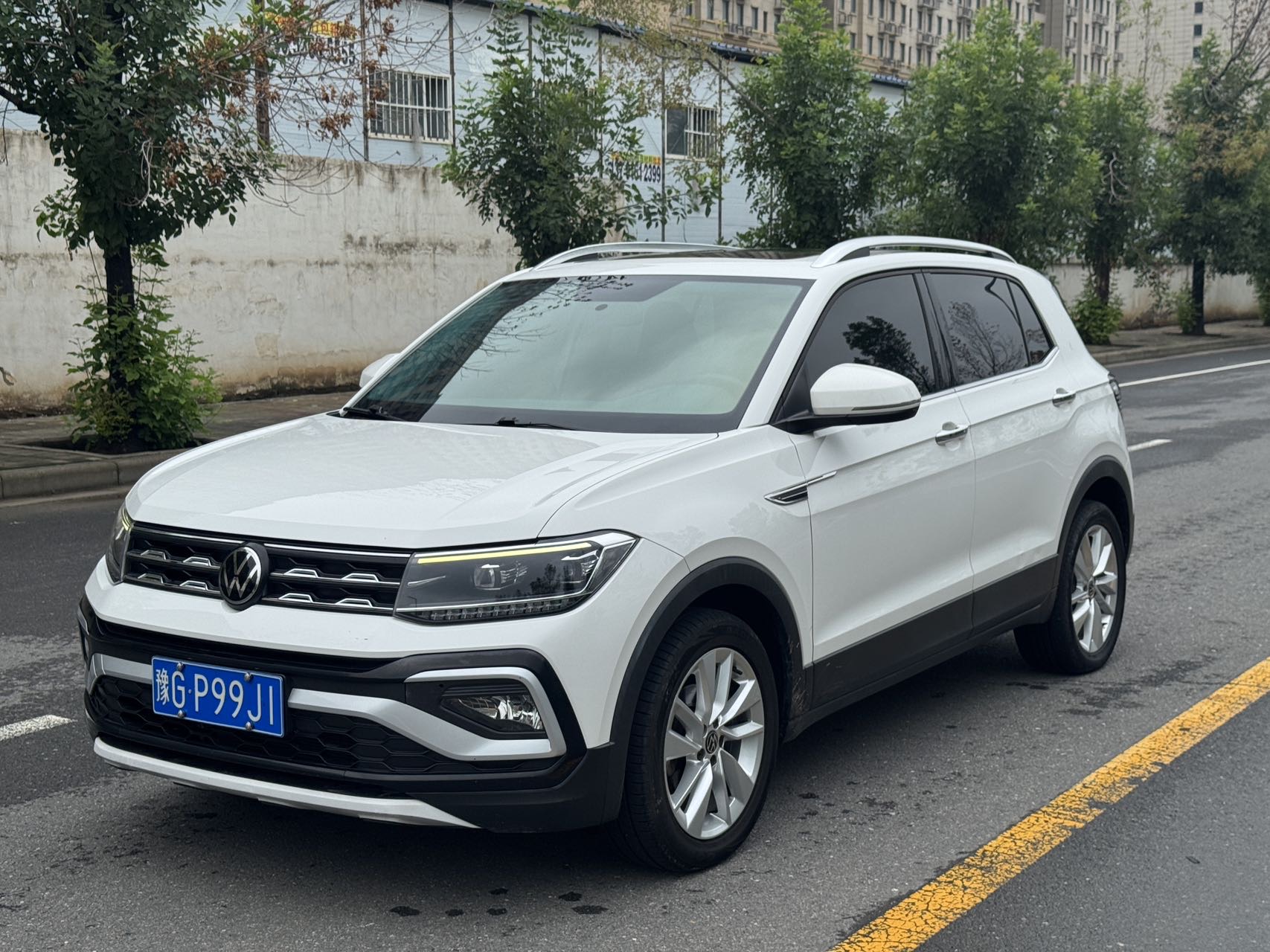 Volkswagen T-Cross 2021 car image 