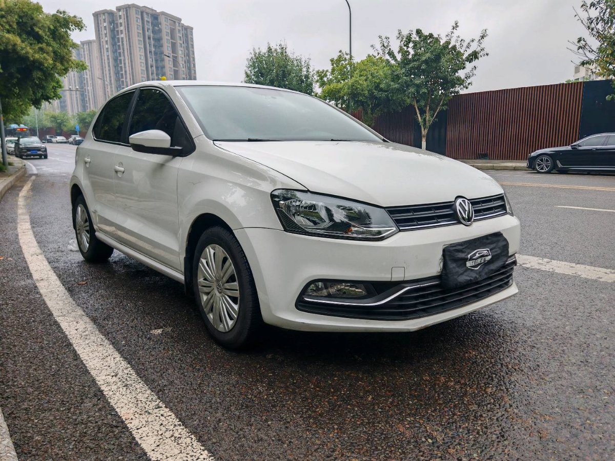 Volkswagen Polo 2017 car image #3