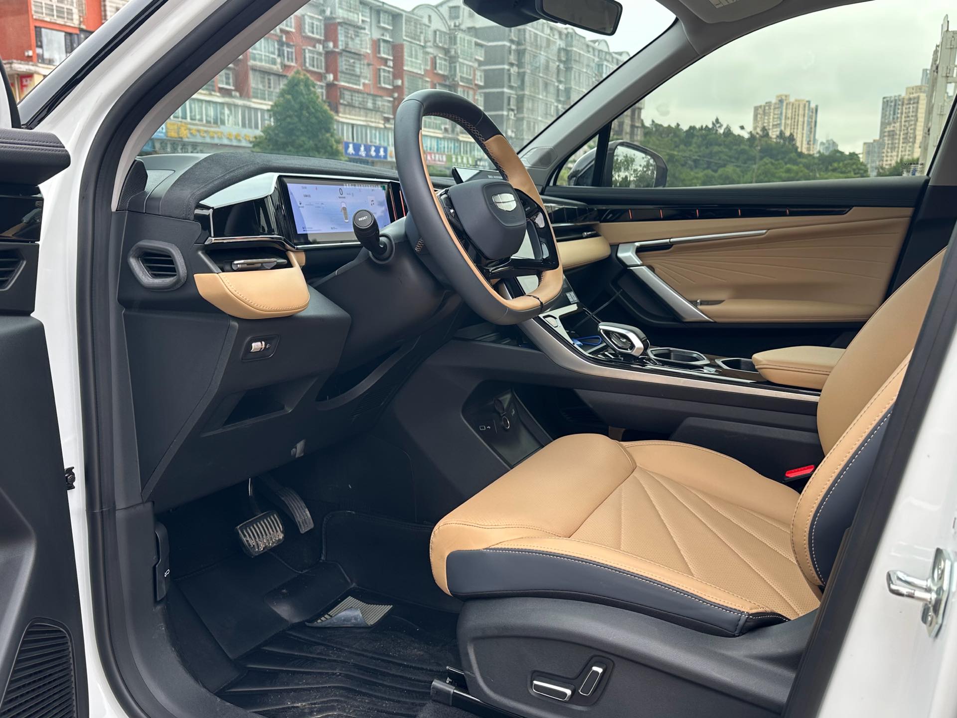 GEELY Boyue L 2023 car image #7