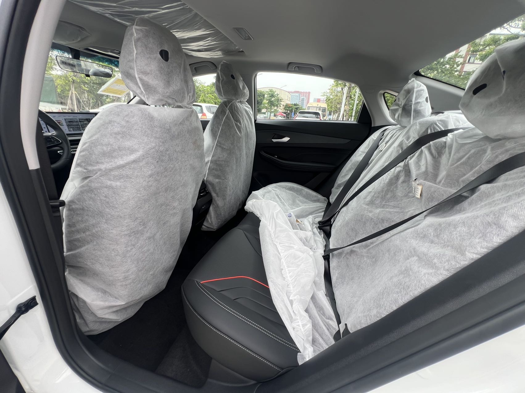 GEELY Binray 2026 car image #5