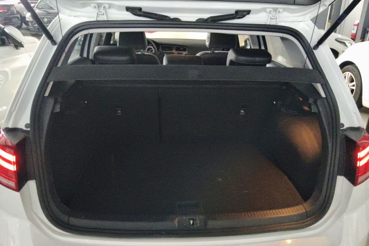 Volkswagen Golf 2018 صورة سيارة #19