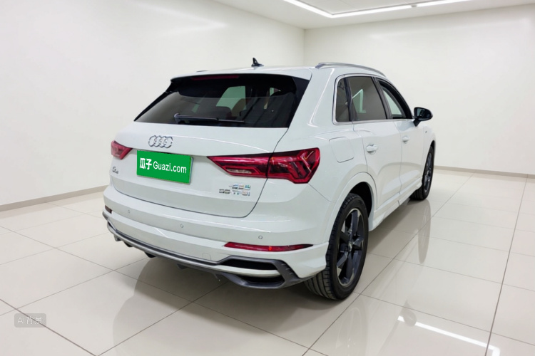 Audi Q3 2020 car image #7
