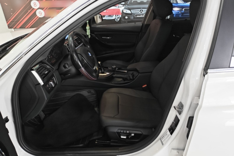 BMW 3 Series 2017 #15 BMW 3 Series 2017 car image #15