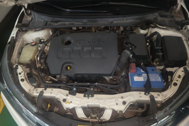 Toyota Corolla 2015 immagine di auto #22
