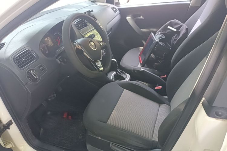 Volkswagen Polo 2016 #19 Volkswagen Polo 2016 car image #19
