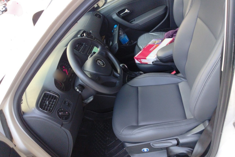 Volkswagen Polo 2015 #15 Volkswagen Polo 2015 car image #15