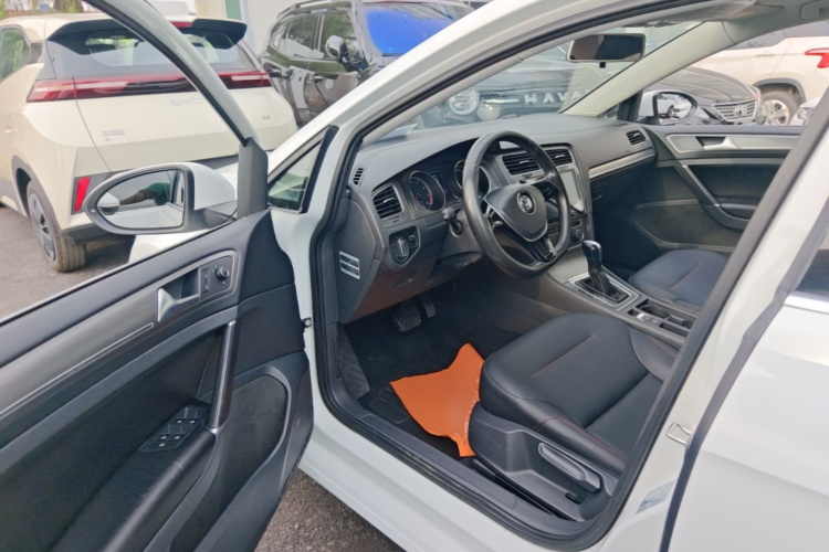 Volkswagen Golf 2015 car image #16