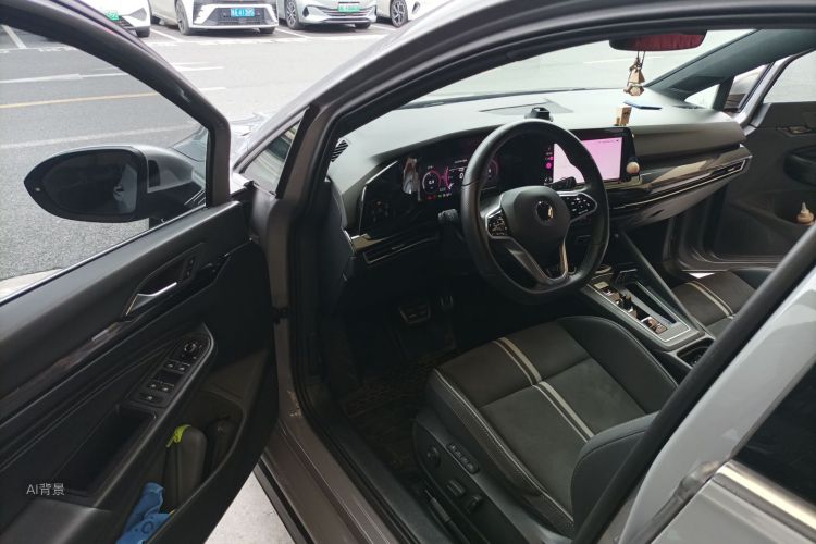 Volkswagen Golf 2021 car image #18