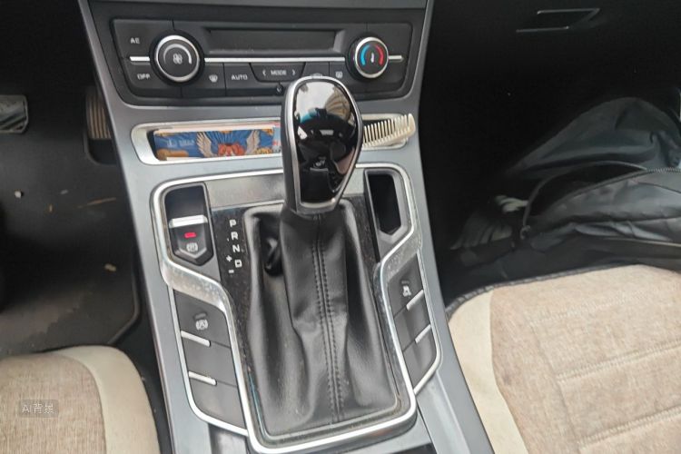 GEELY Emgrand 2018 car image #16