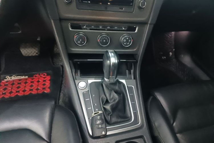 Volkswagen Golf 2016 car image #14