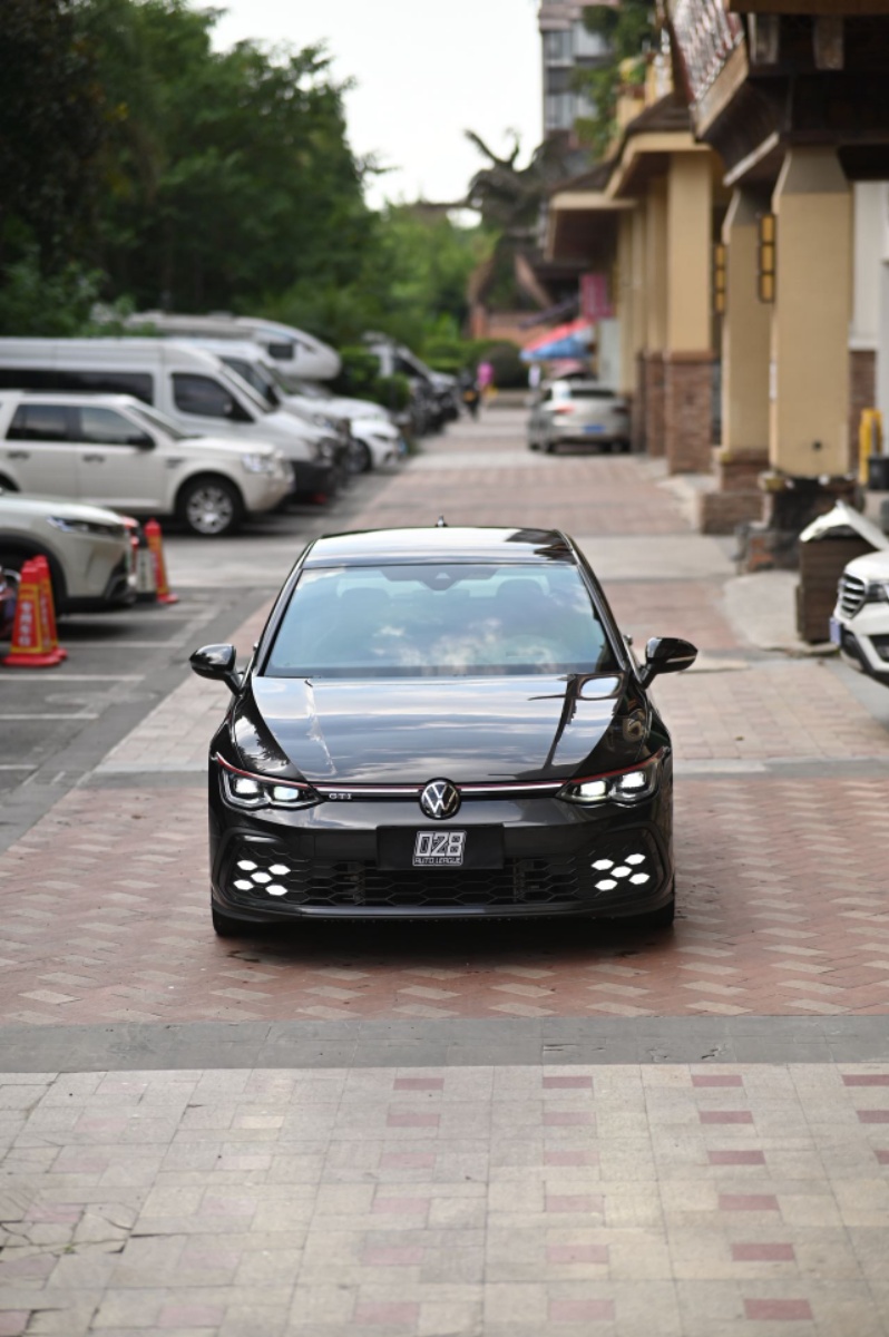 Volkswagen GolfGTI 2024 car image #2