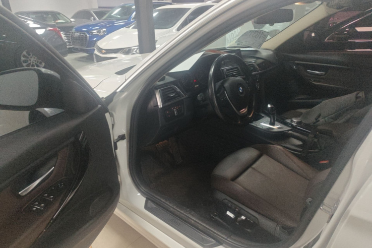 BMW 3 Series 2019 #12 BMW 3 Series 2019 car image #12