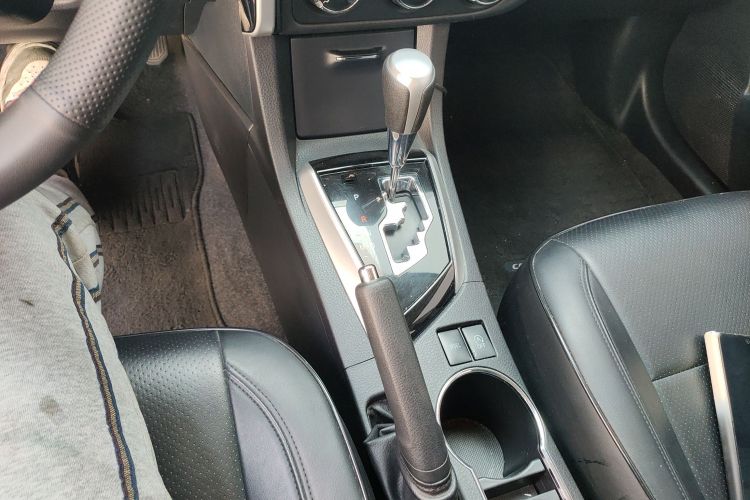 Toyota Corolla 2019 immagine di auto #14