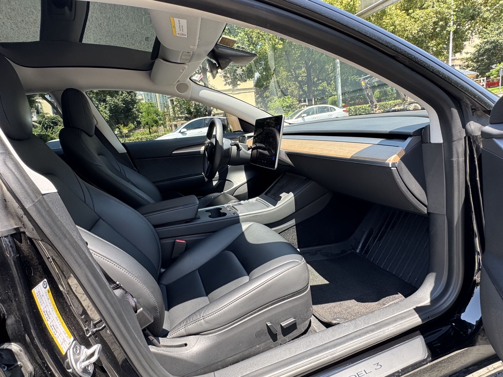 Tesla Model 3 2023 car image #8