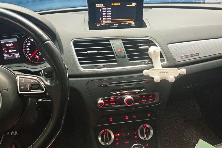 Audi Q3 2016 car image #15