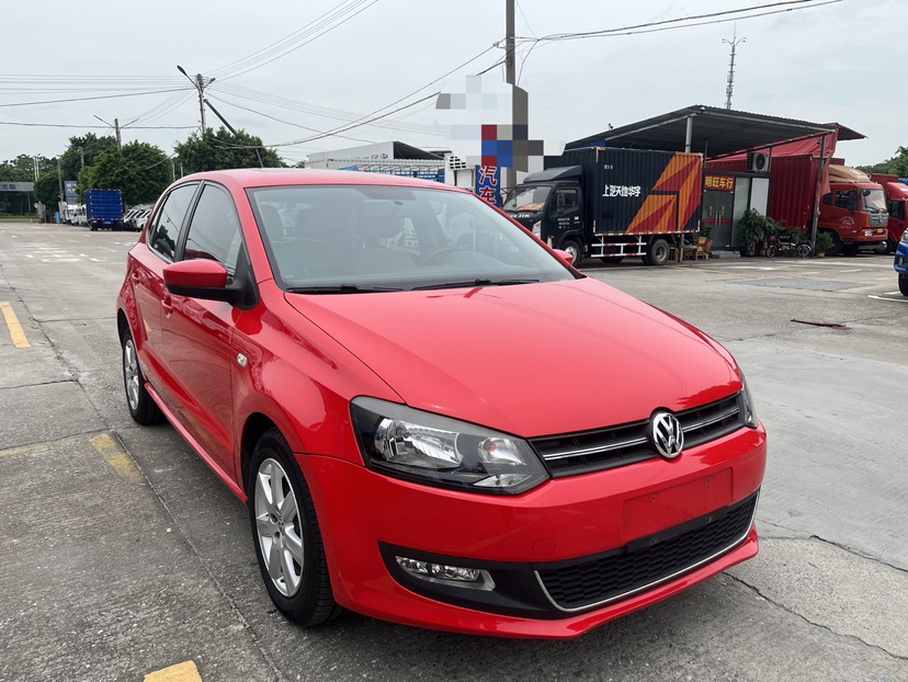 Volkswagen Polo 2012 car image #2