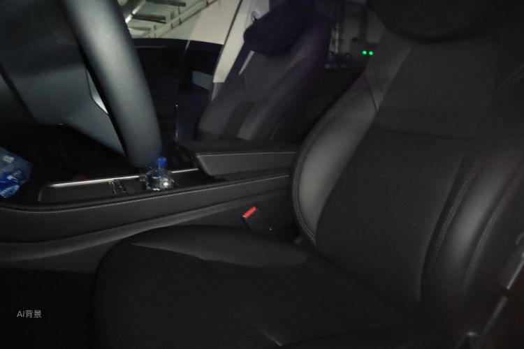 Tesla Model Y 2024 #17 Tesla Model Y 2024 car image #17
