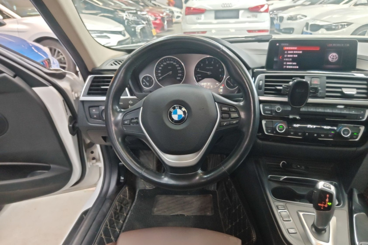 BMW 3 Series 2019 #11 BMW 3 Series 2019 car image #11