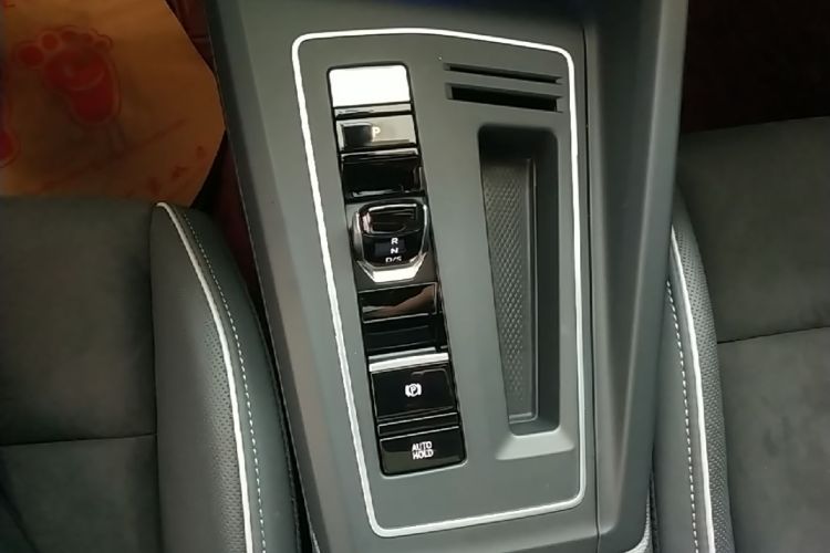 Volkswagen Golf 2023 car image #14