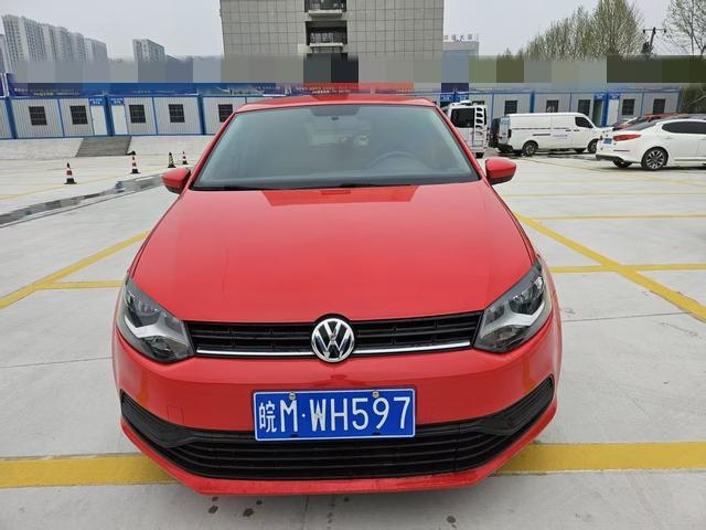 Volkswagen Polo 2019 car image #2