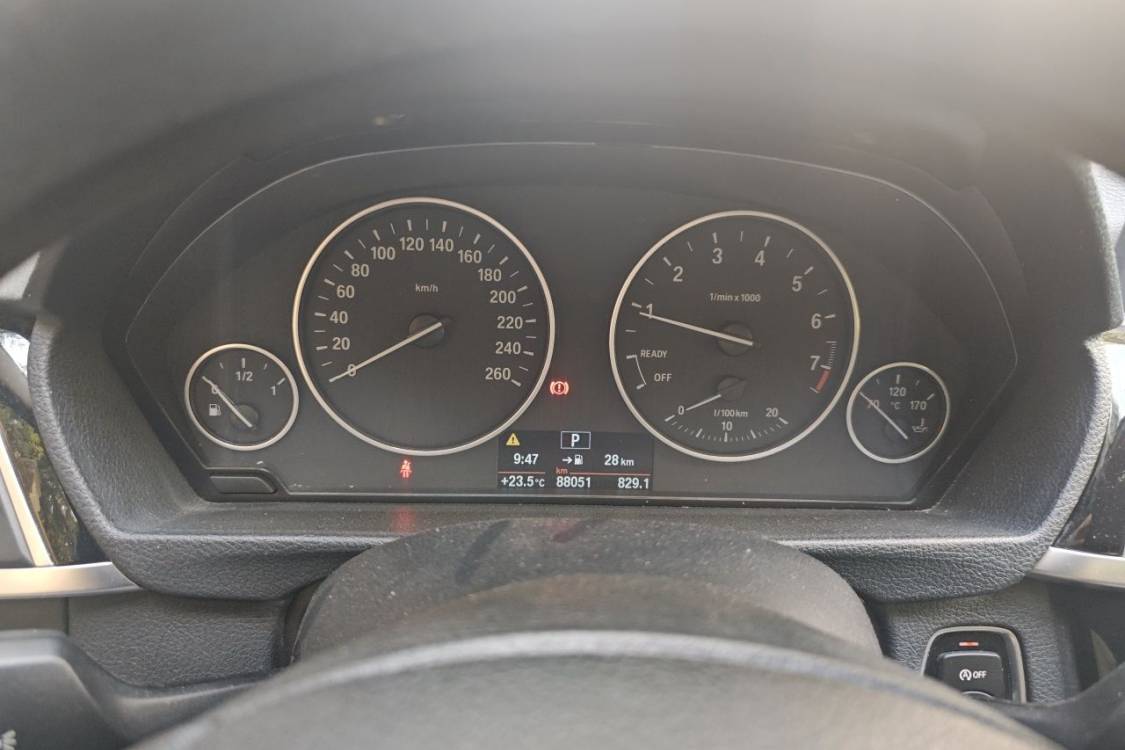 BMW 3 Series 2017 car image #24