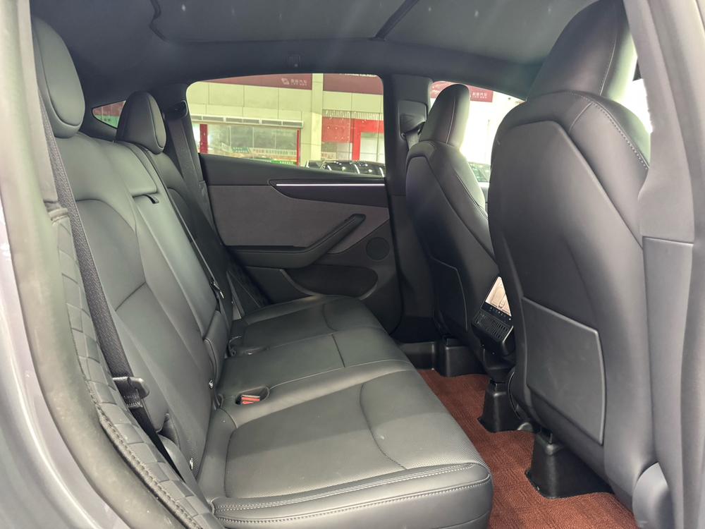 Tesla Model Y 2026 #16 Tesla Model Y 2026 car image #16