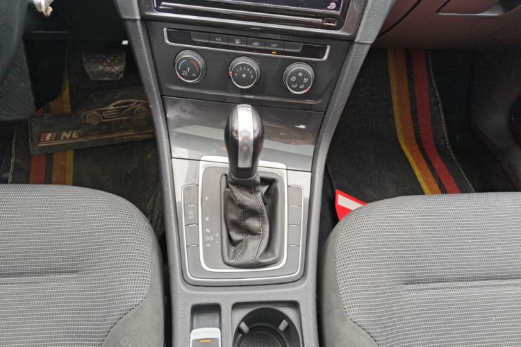 Volkswagen Golf 2019 #18 Volkswagen Golf 2019 car image #18