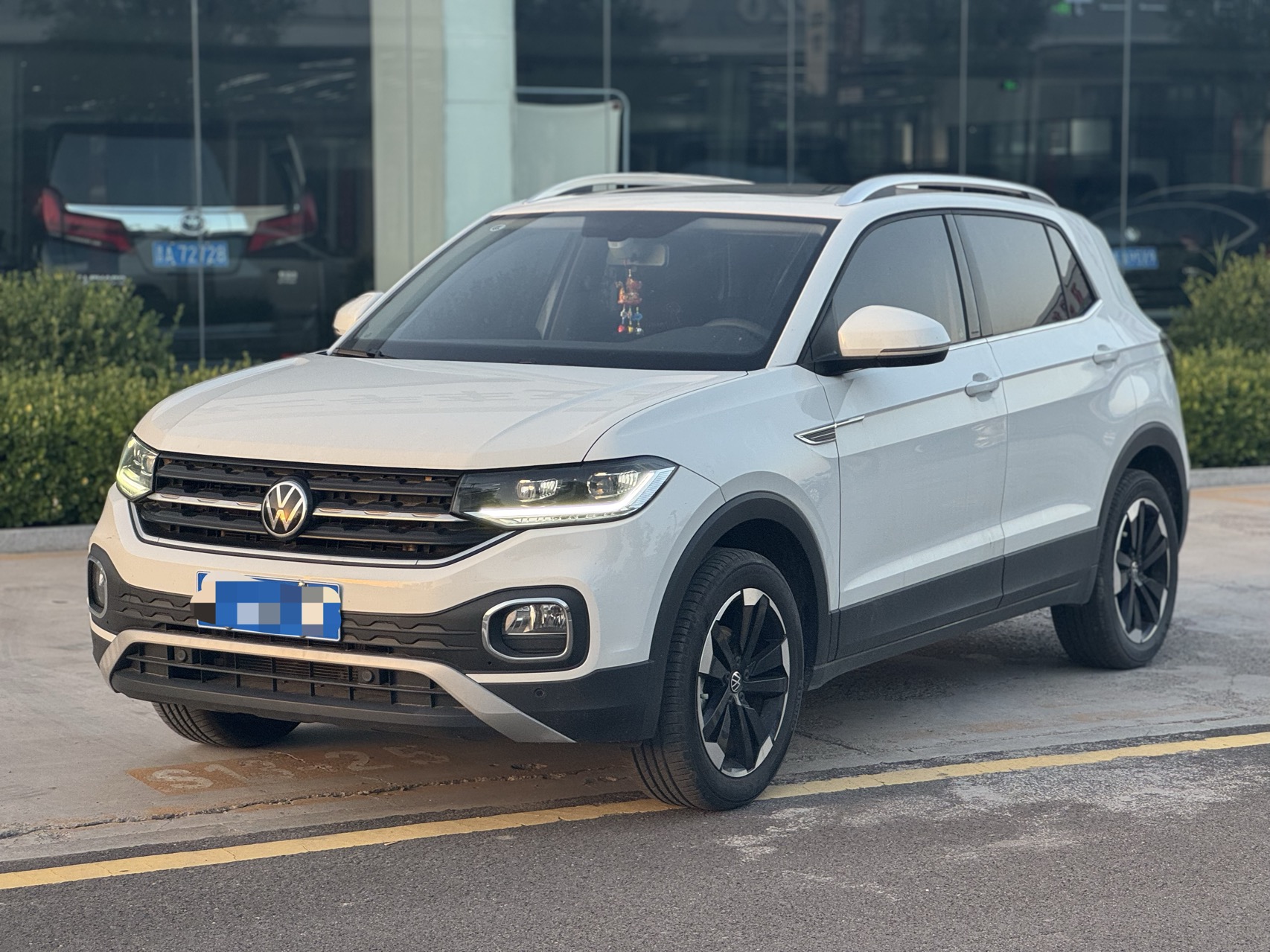 Volkswagen Tacqua 2023 car image 