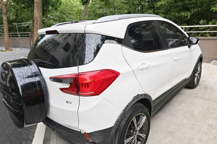 BYD Yuan New Energy 2019 immagine di auto #5