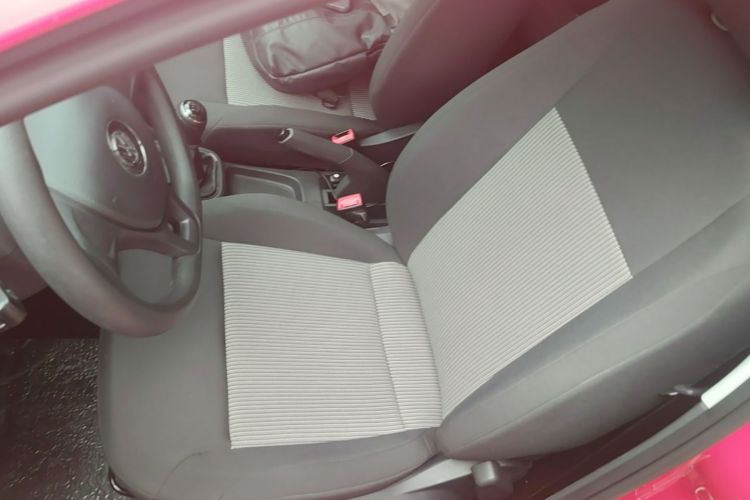Volkswagen Polo 2017 car image #16