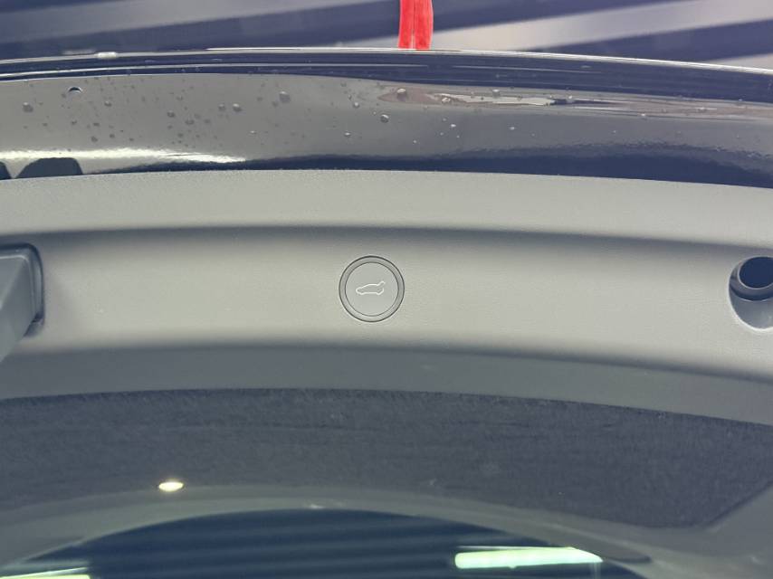 Tesla Model Y 2023 #12 Tesla Model Y 2023 car image #12