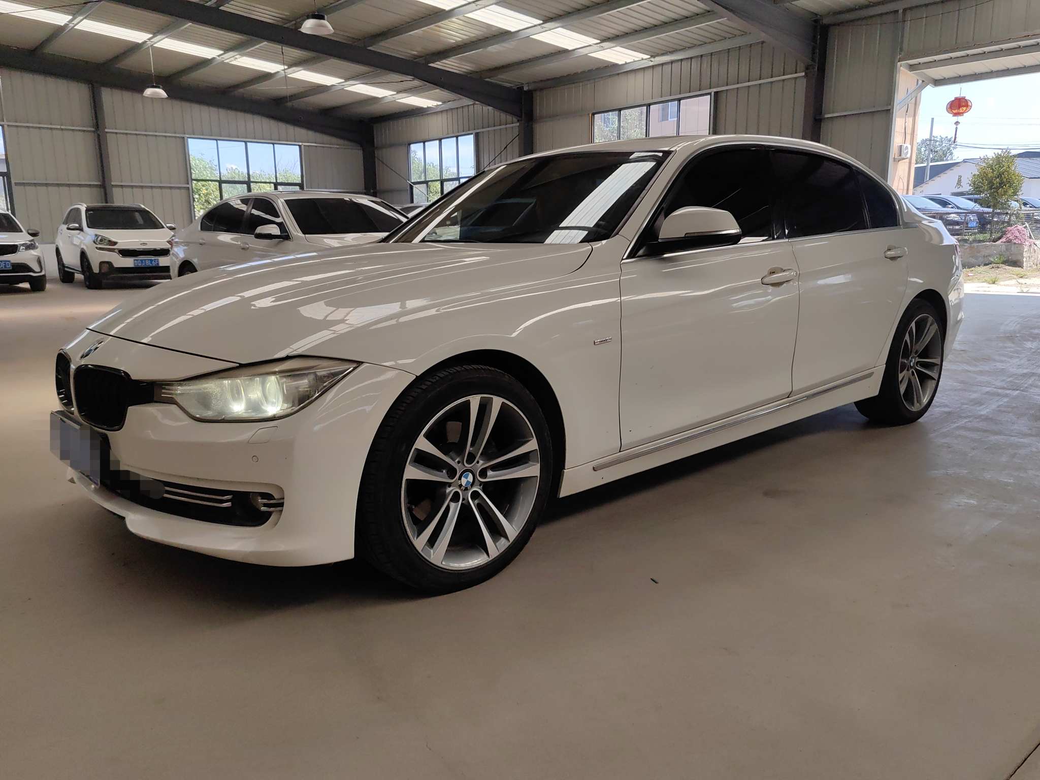 BMW 3 Series 2012 car image 