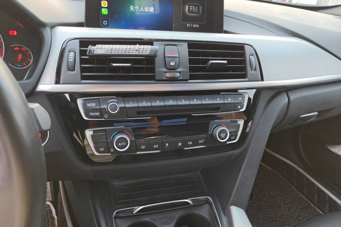 BMW 3 Series 2018 #26 BMW 3 Series 2018 immagine di auto #26