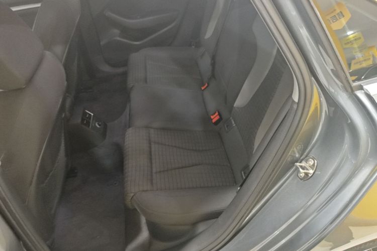 Audi A3 2018 car image #13