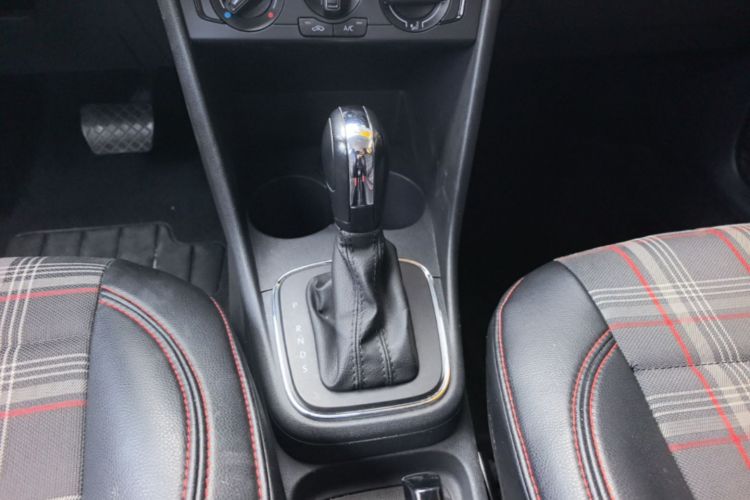 Volkswagen Polo 2017 #14 Volkswagen Polo 2017 car image #14