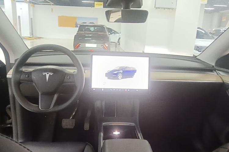 Tesla Model Y 2023 #10 Tesla Model Y 2023 car image #10