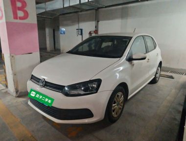 Volkswagen Polo 2015 car image 