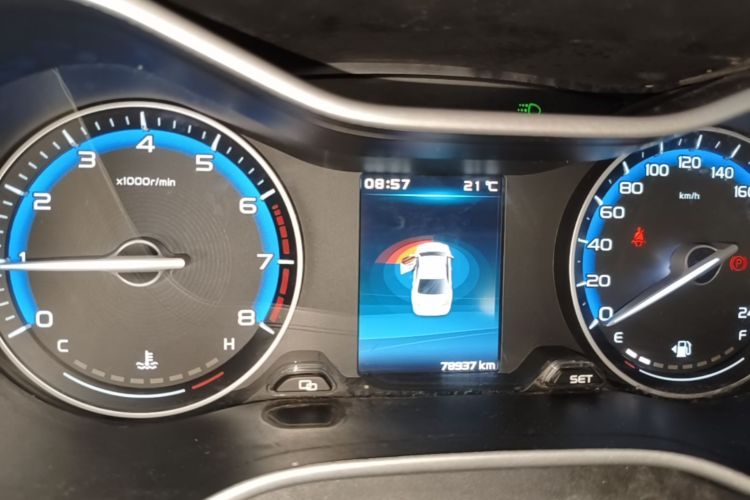 GEELY Emgrand 2018 car image #12