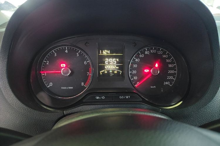 Volkswagen Polo 2015 #12 Volkswagen Polo 2015 car image #12