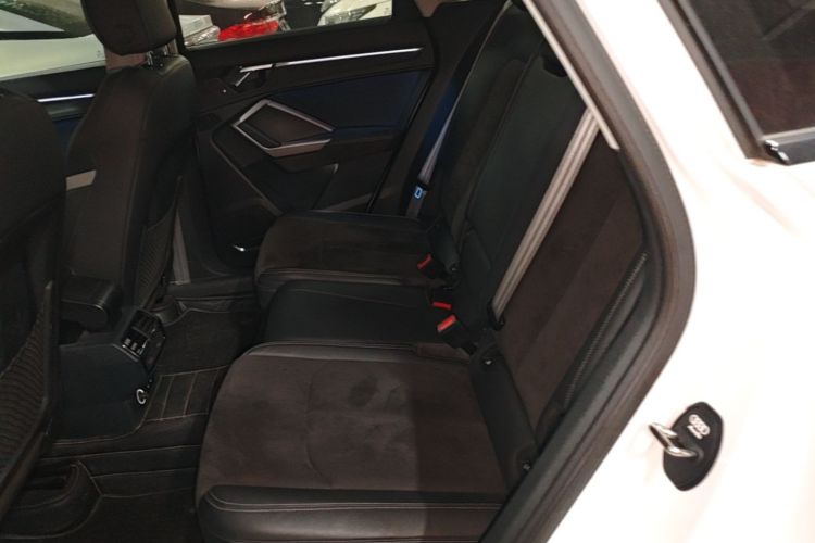 Audi Q3 2021 immagine di auto #17