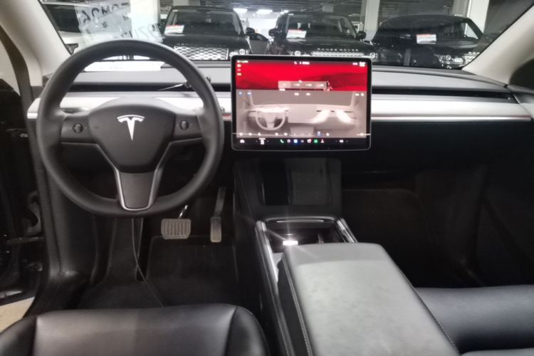Tesla Model Y 2024 #10 Tesla Model Y 2024 car image #10