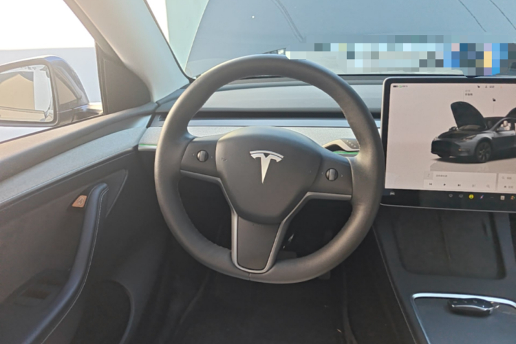 Tesla Model Y 2024 #12 Tesla Model Y 2024 car image #12