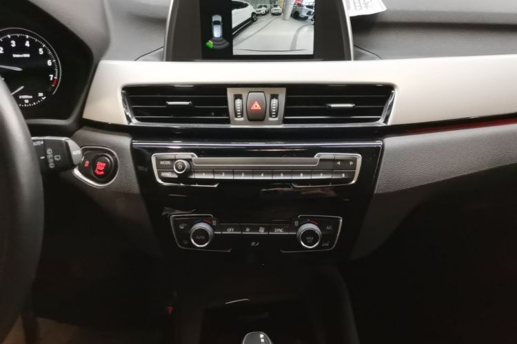 BMW X1 2019 car image #13