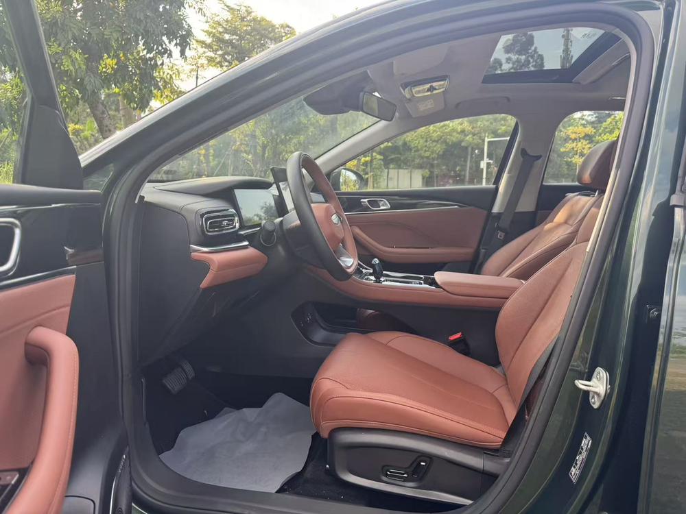GEELY Emgrand 2025 #16 GEELY Emgrand 2025 car image #16