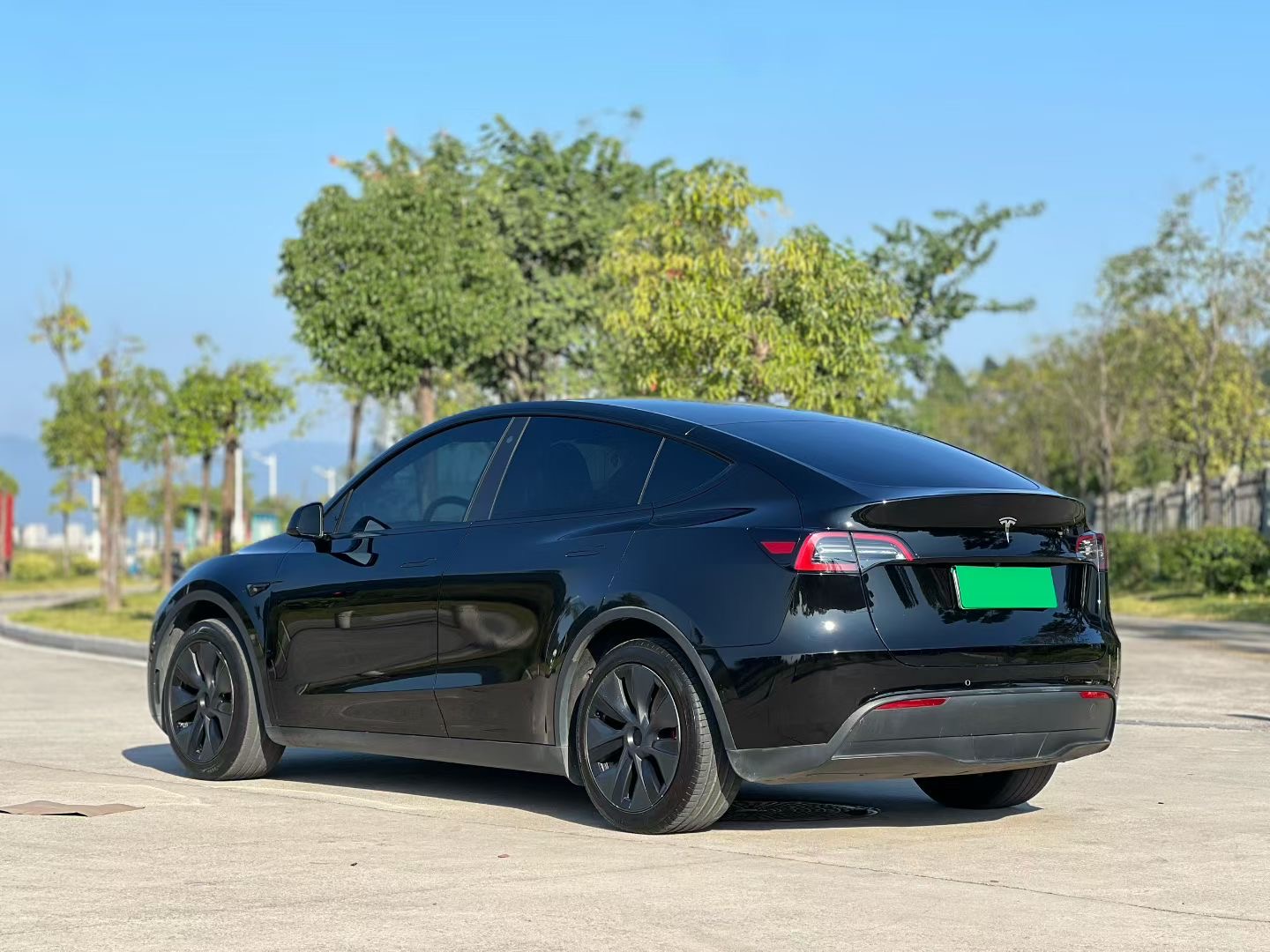 Tesla Model Y 2024 car image #4
