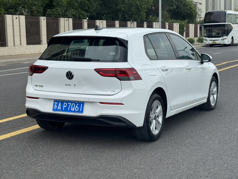 Volkswagen Golf 2023 immagine di auto #7