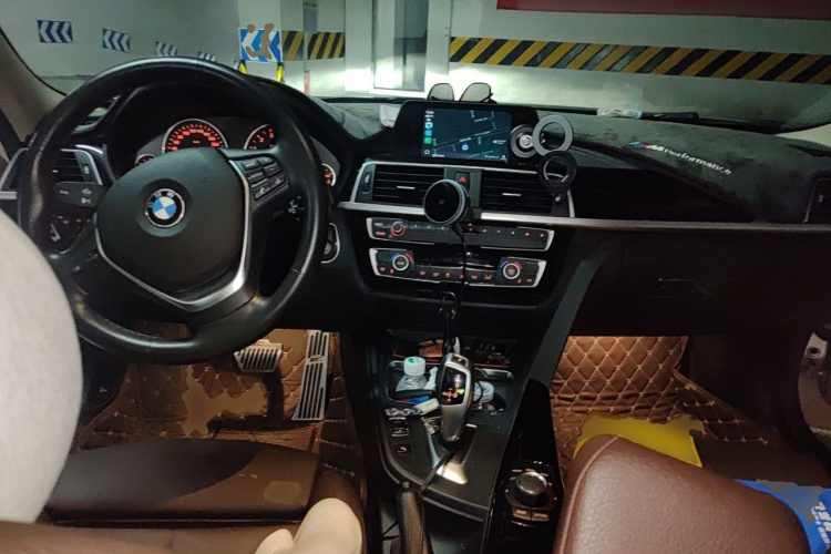 BMW 3 Series 2018 car image #7